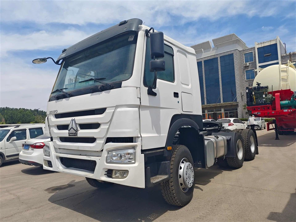 Howo 6x4 トラクター トラック