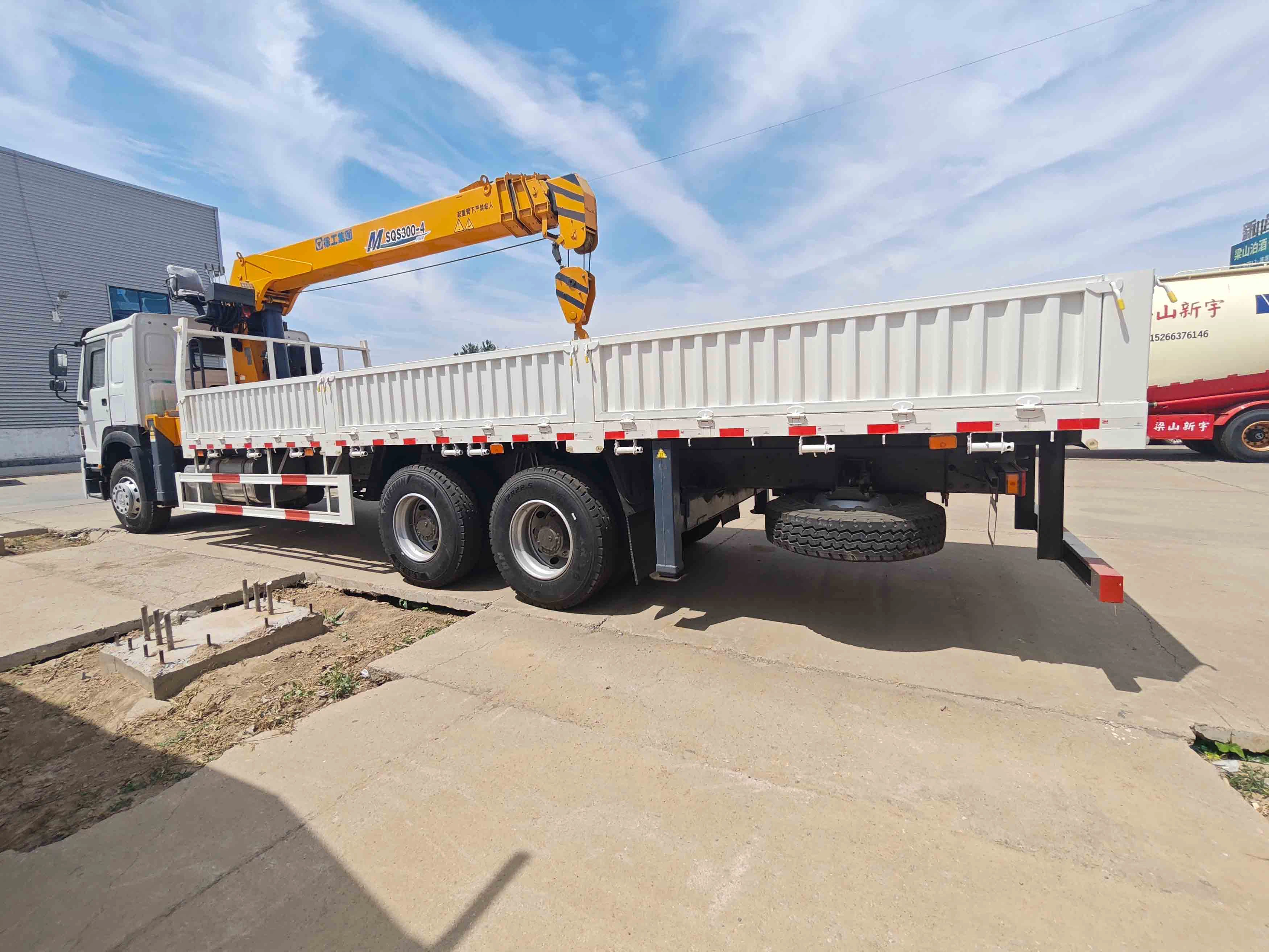 Sinotruk HOWO 371 6X4 移動式クレーン車